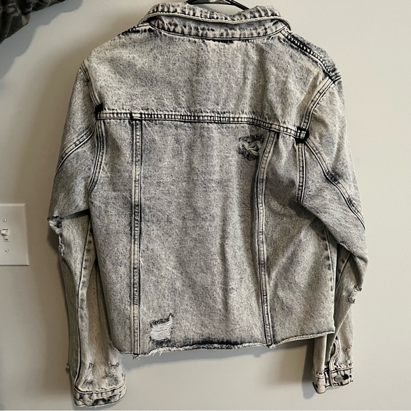 Women’s Washed Denim Jacket - Picture 3 of 3